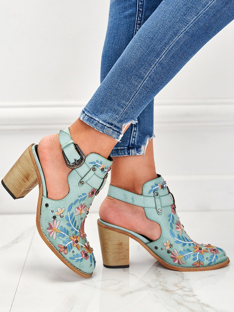 Boot sandals with large heel