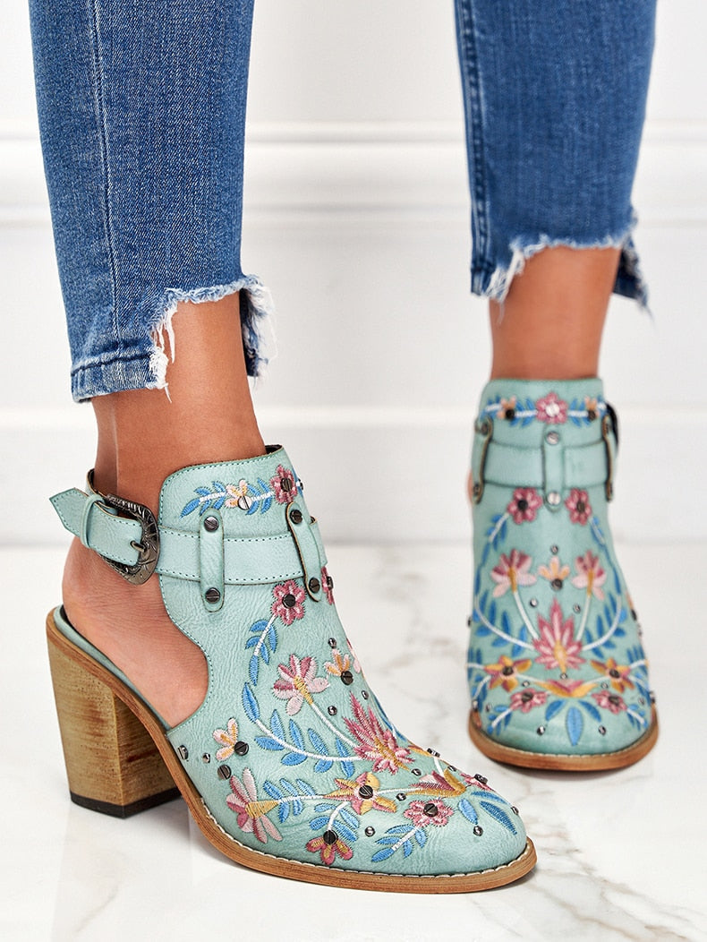 Boot sandals with large heel