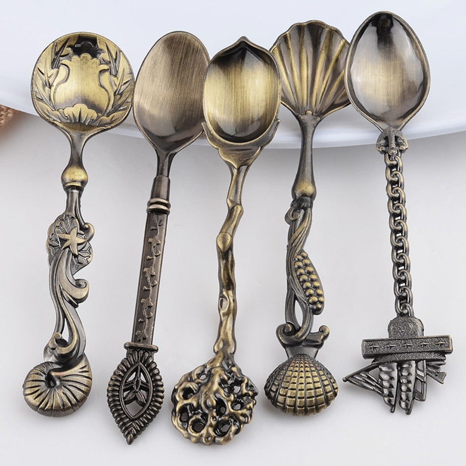 Vintage spoon set