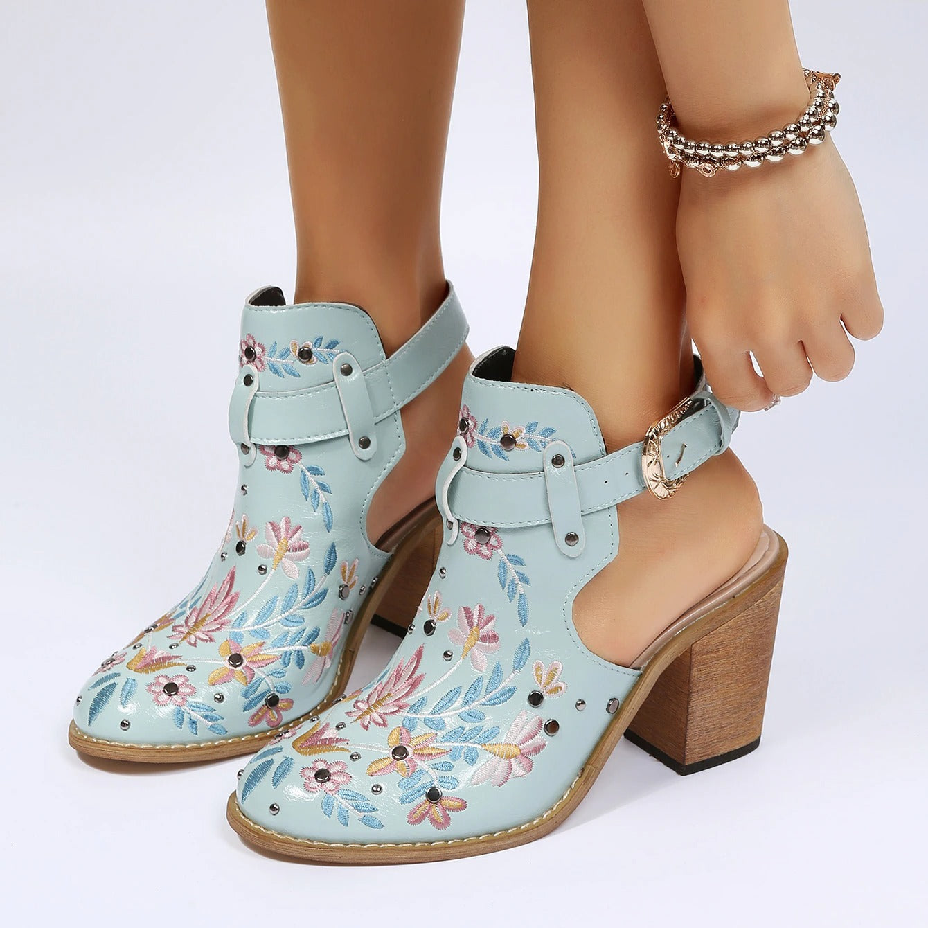 Boot sandals with large heel