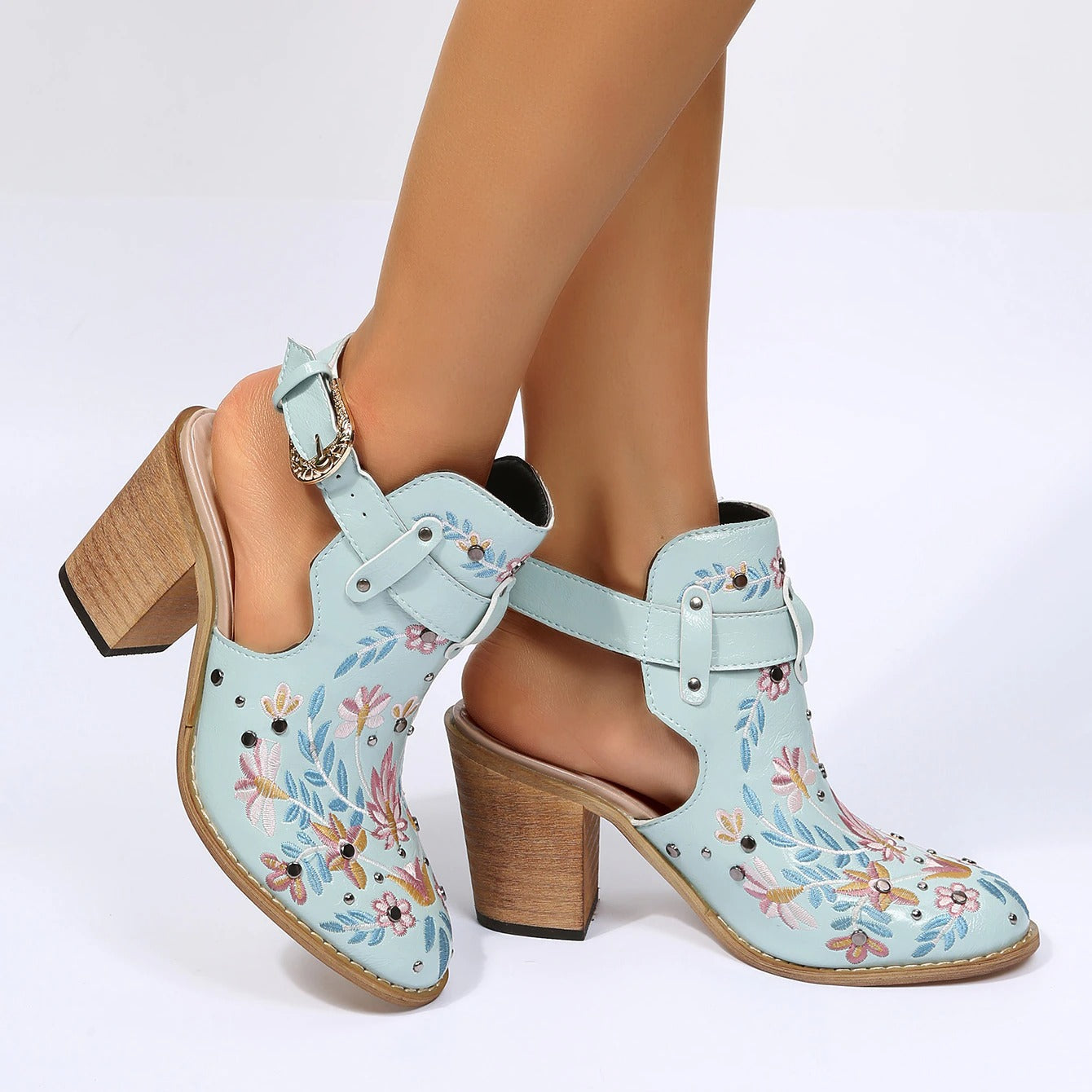 Boot sandals with large heel