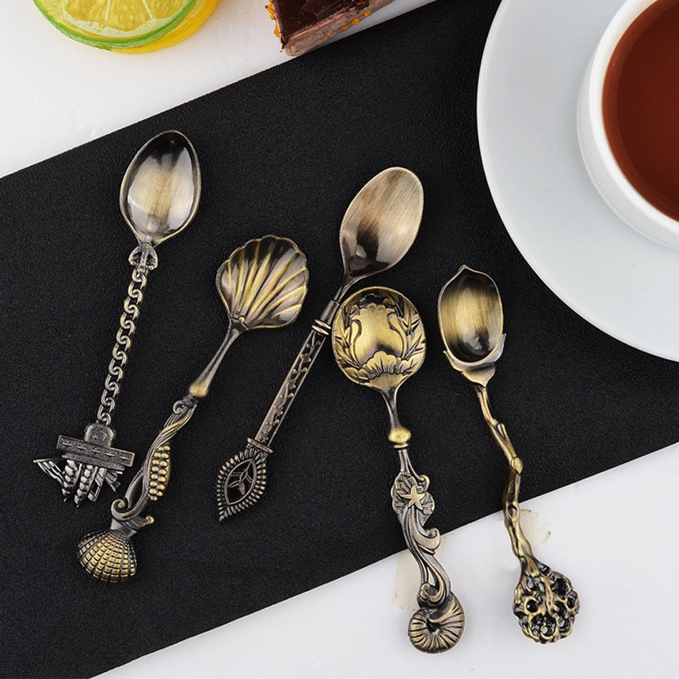 Vintage spoon set