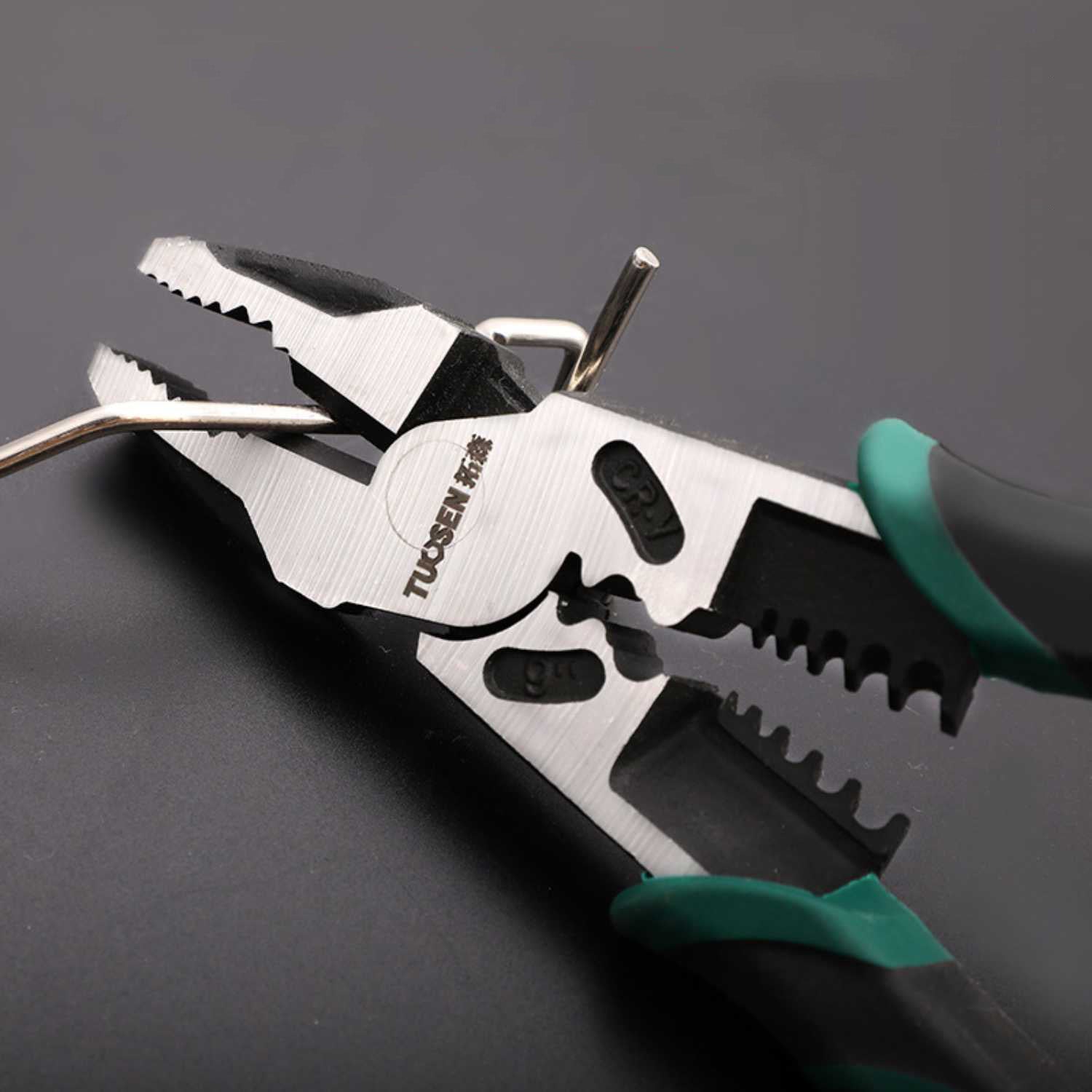 Multifunksjonell avbitertang
