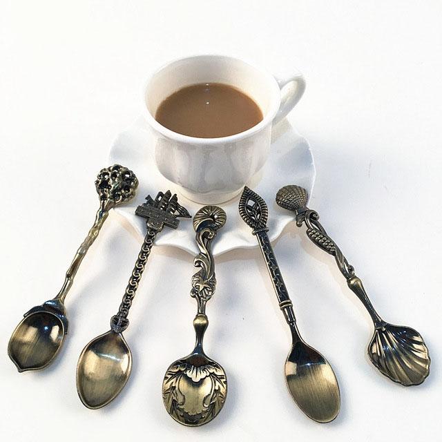 Vintage spoon set