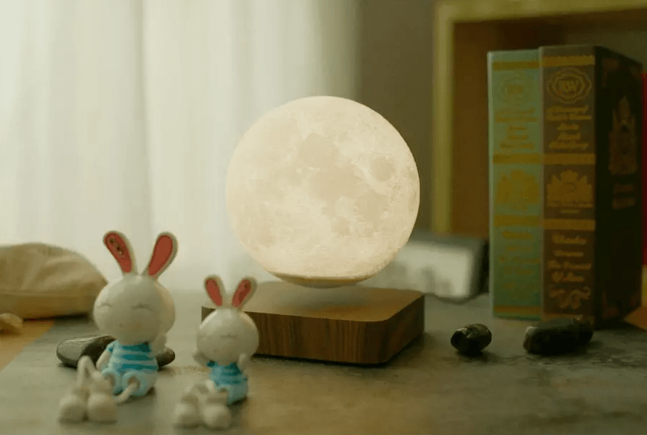 Svevende månenattlampe