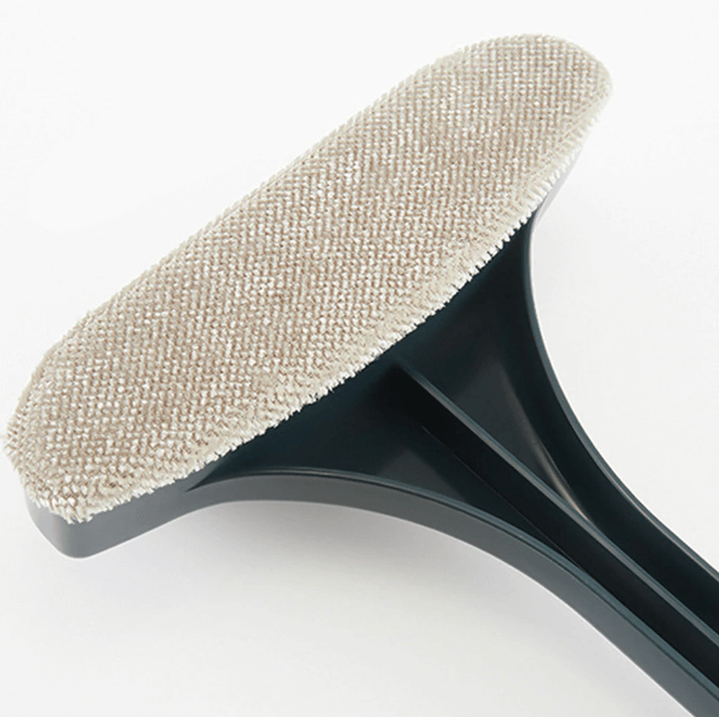 Window screen cleaning brush