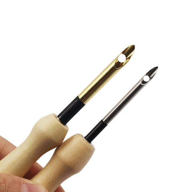 Embroidery needle set