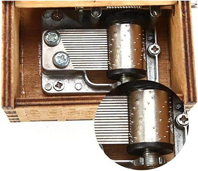 Vintage Hand Crank Music Box with Queen Theme