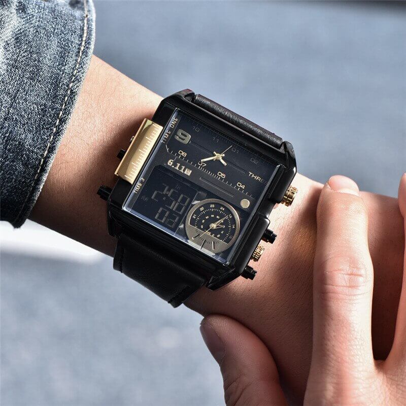 Triple time zone watch