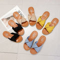 Sandaler med kryssremmer