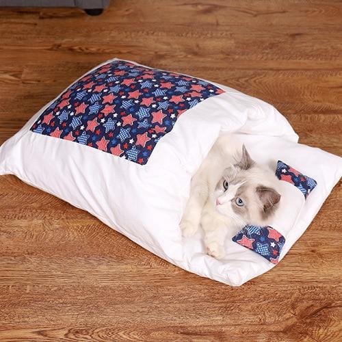 Cat sleeping bag