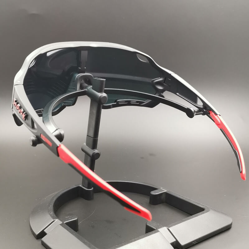 Photochromic sunglasses