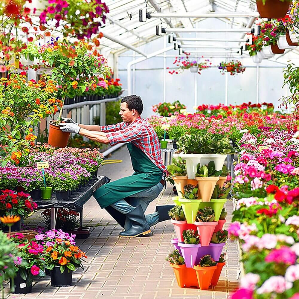 Strawberry stackable plant pots