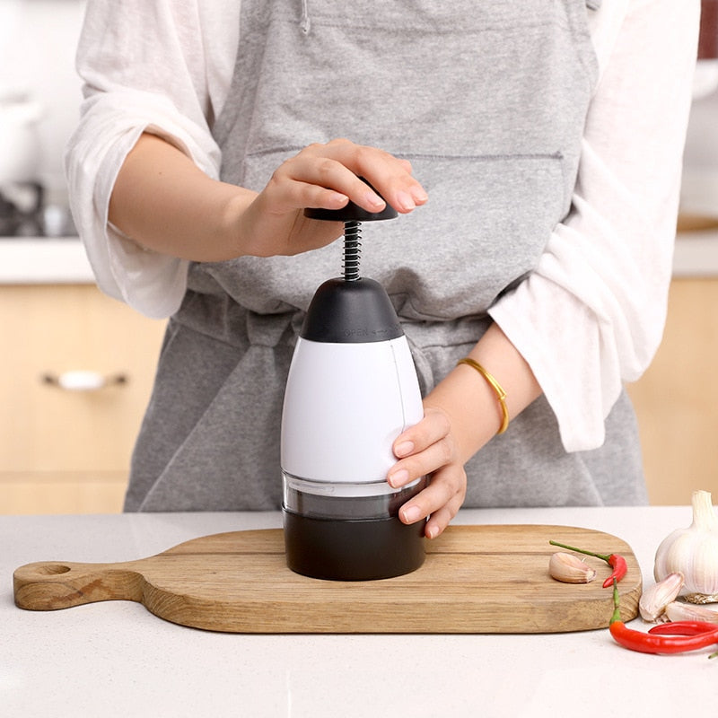 Manual food chopper