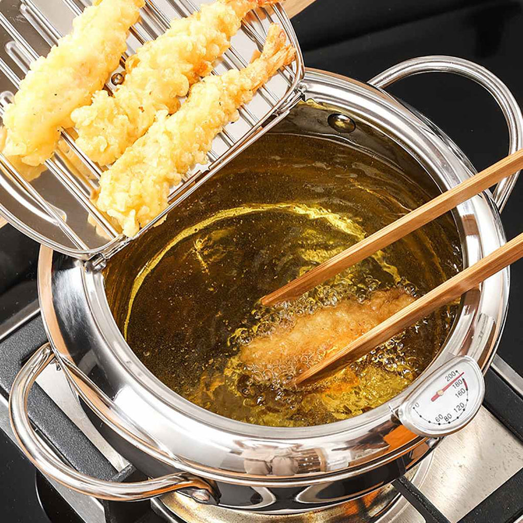 Ergonomic mini deep fryer
