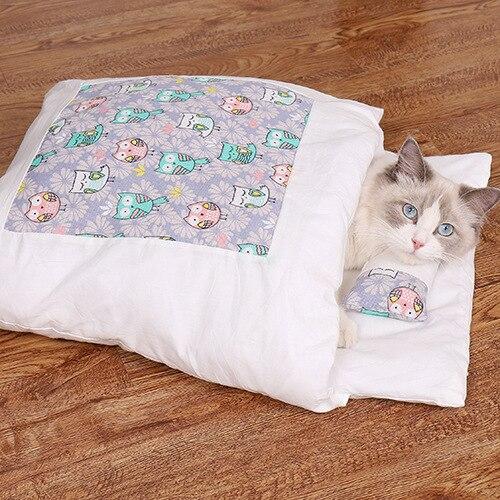 Cat sleeping bag