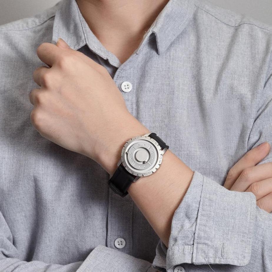 Eutour | Magnetic Bullet Watch