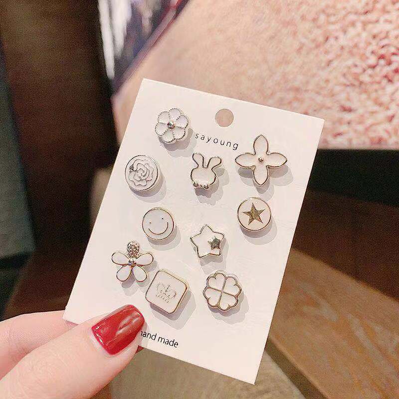 Women Elegant Brooch