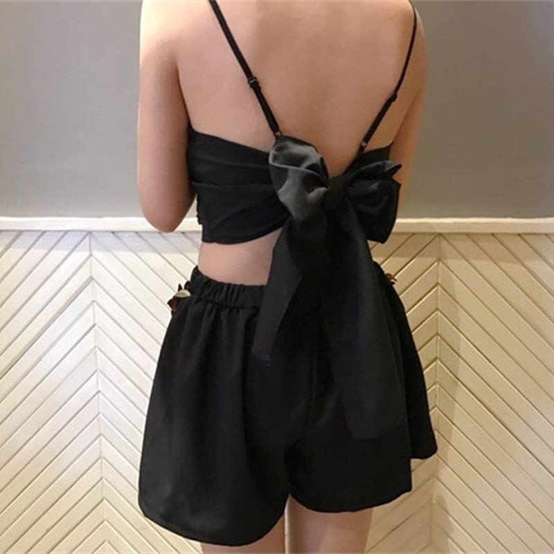 Set with embroidered crop top and shorts with flowers