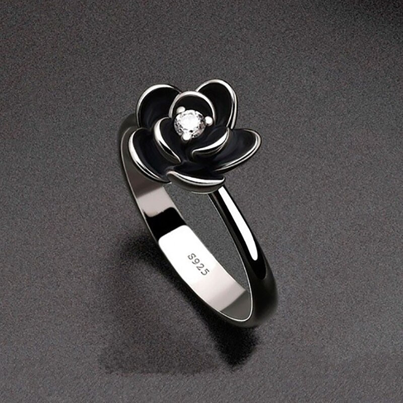 BLACK DAHLIA FLOWERY RING