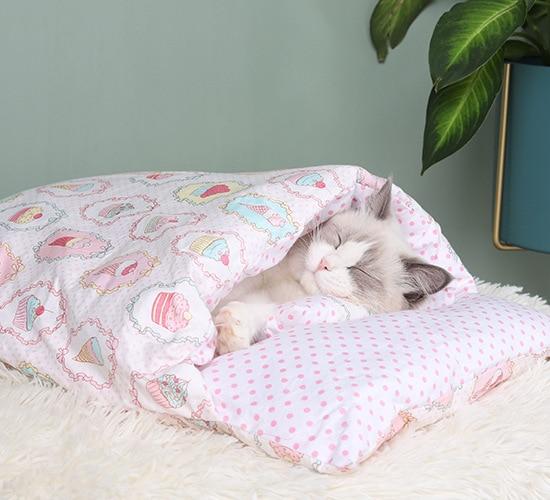 Cat sleeping bag