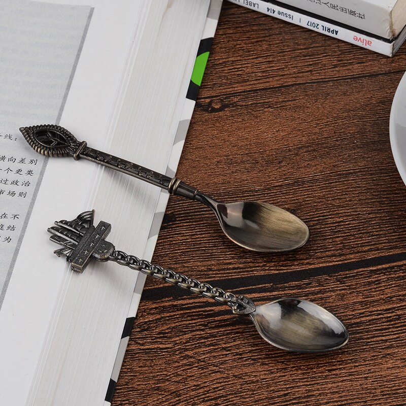 Vintage spoon set