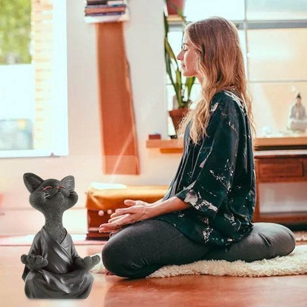 Mediterende Buddha-kattfigur
