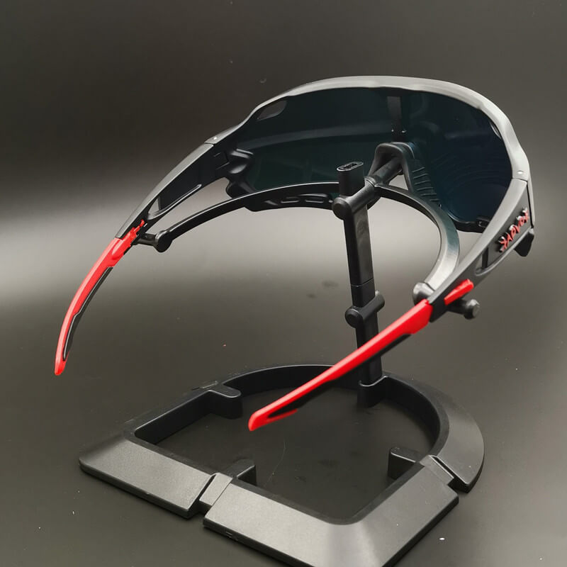Photochromic sunglasses