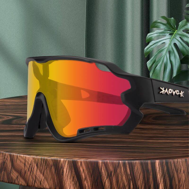 Photochromic sunglasses