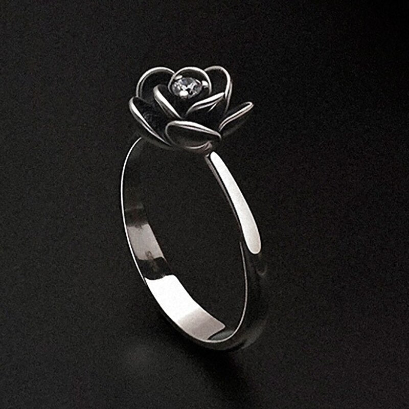 BLACK DAHLIA FLOWERY RING