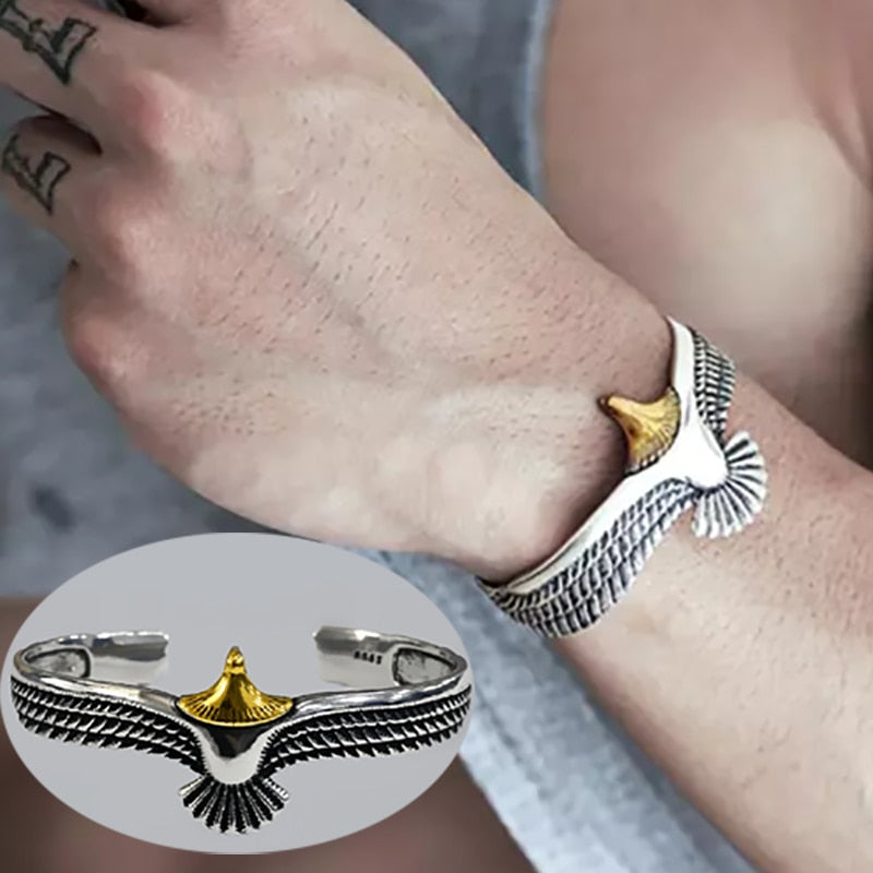 Ørnesmykke i armbånd