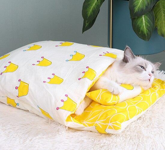 Cat sleeping bag