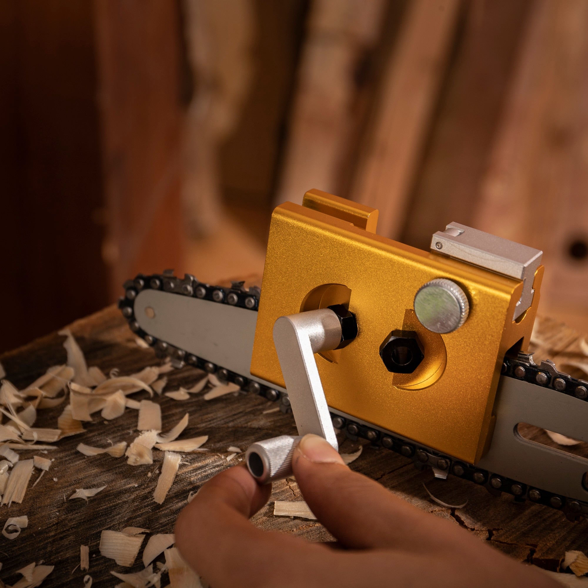 Portable chainsaw sharpener tool