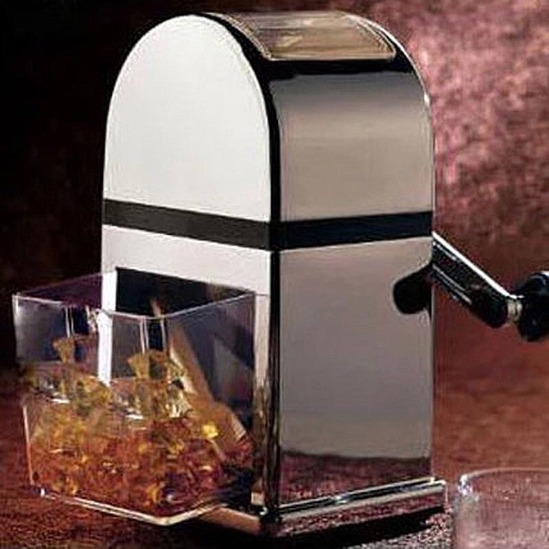 Manual ice crusher