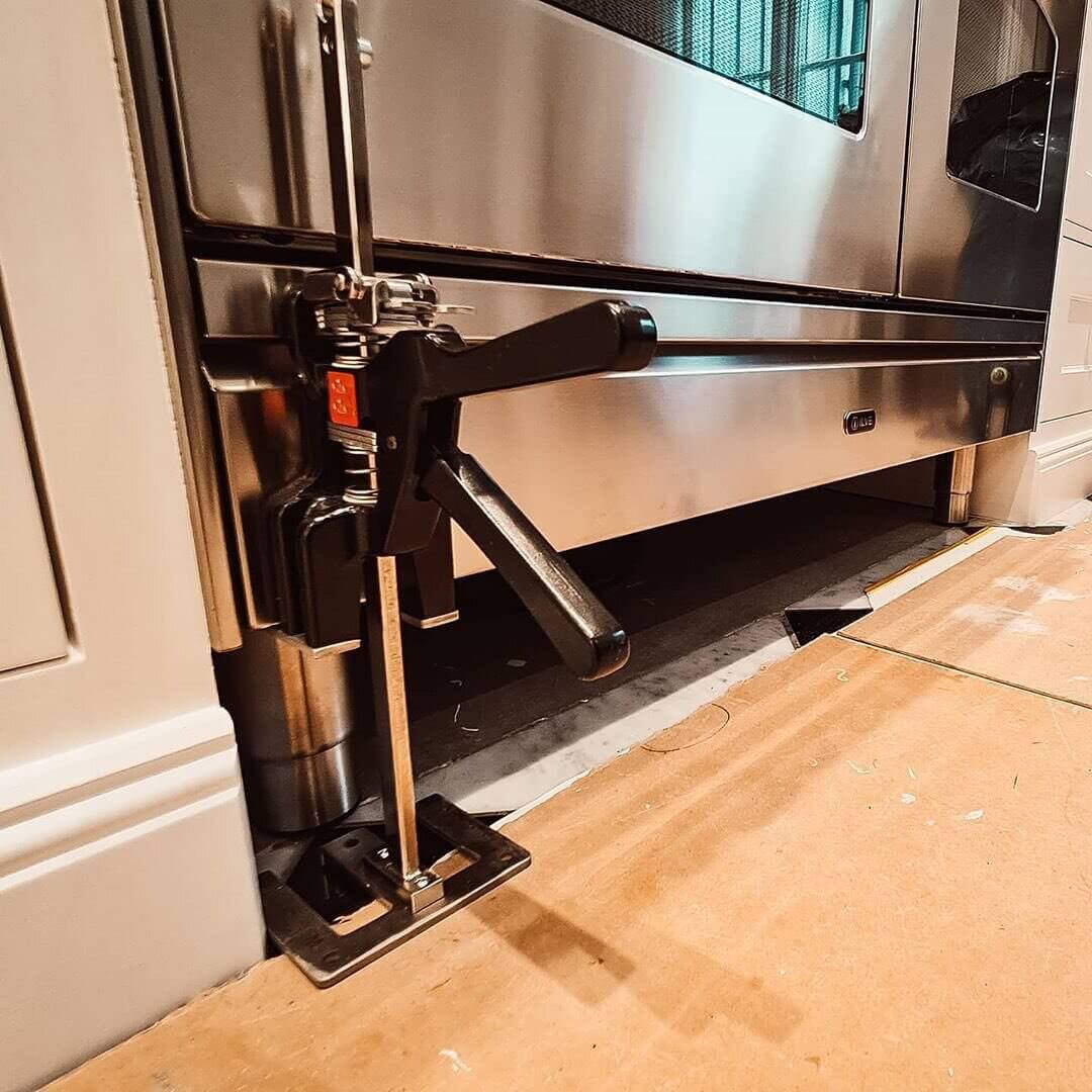 Labor Saving Arm Tool