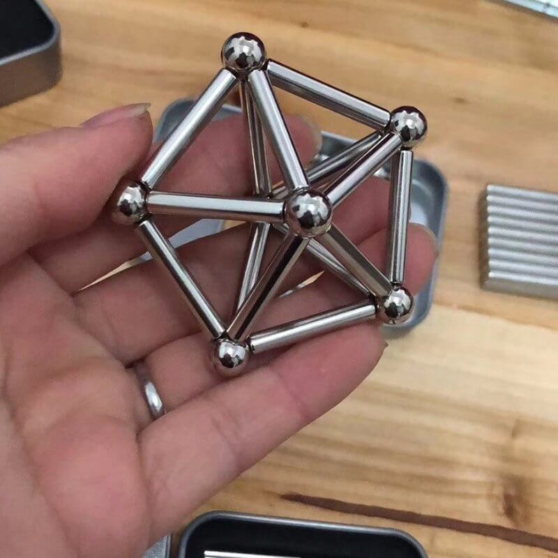 Magnetiske stenger og kuler av stål