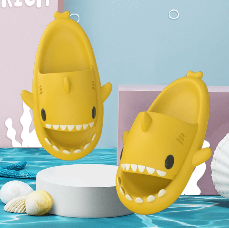 Baby and children's slippers with shark